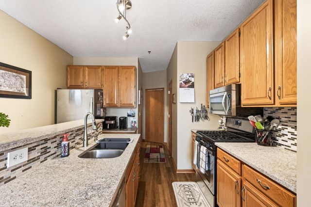 13483 Carmody Drive, Eden Prairie, MN 55344