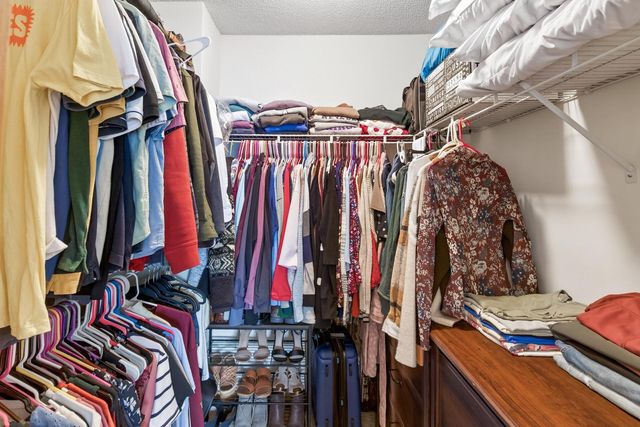 13483 Carmody Drive, Eden Prairie, MN 55344