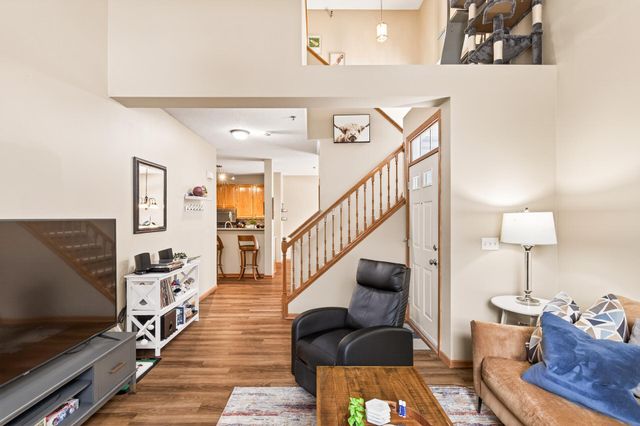 13483 Carmody Drive, Eden Prairie, MN 55344