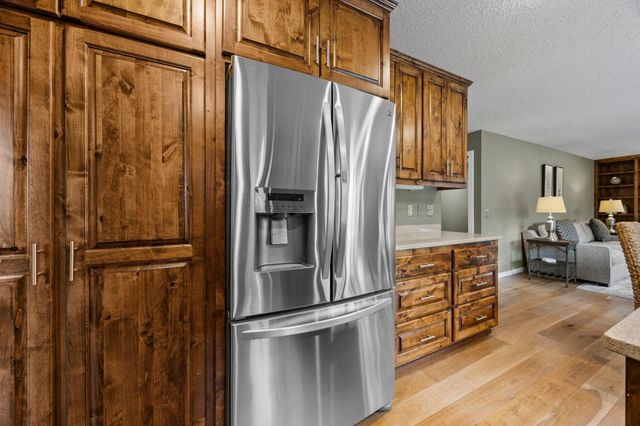 17633 Iberia Avenue, Lakeville, MN 55044
