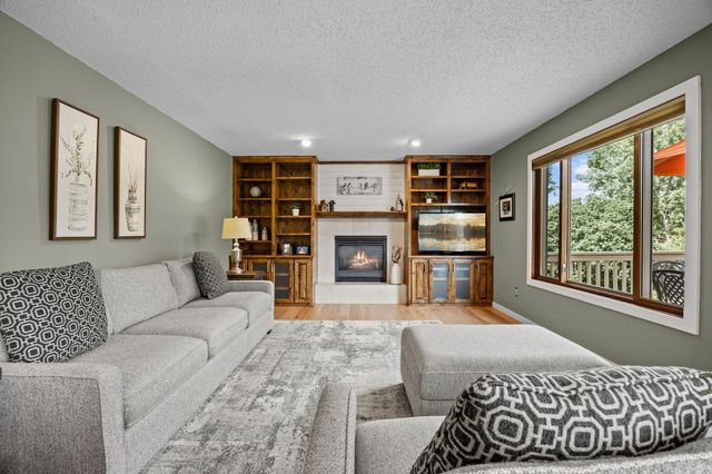 17633 Iberia Avenue, Lakeville, MN 55044