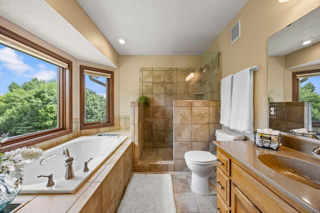 17633 Iberia Avenue, Lakeville, MN 55044