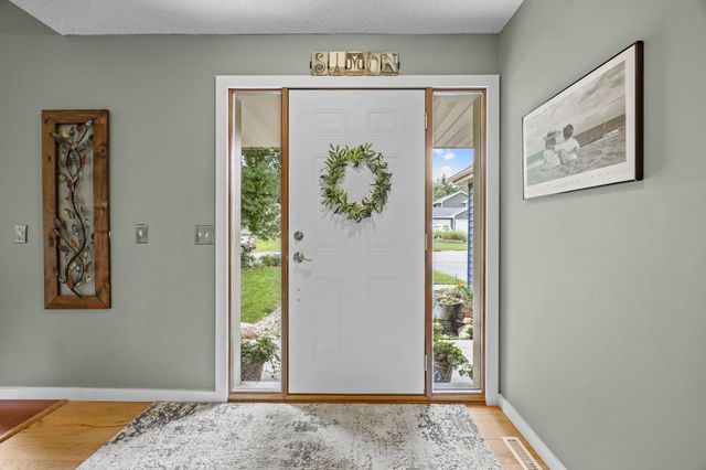 17633 Iberia Avenue, Lakeville, MN 55044
