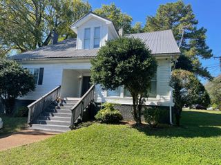 1800 S Main St, Columbia, TN 38401