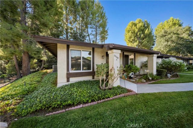 19508 Avenue Of The Oaks, Newhall, CA 91321