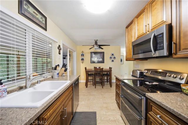 19508 Avenue Of The Oaks, Newhall, CA 91321