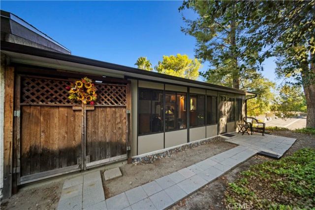 19508 Avenue Of The Oaks, Newhall, CA 91321