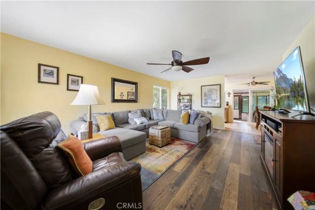 19508 Avenue Of The Oaks, Newhall, CA 91321