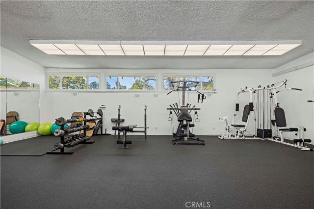 19508 Avenue Of The Oaks, Newhall, CA 91321