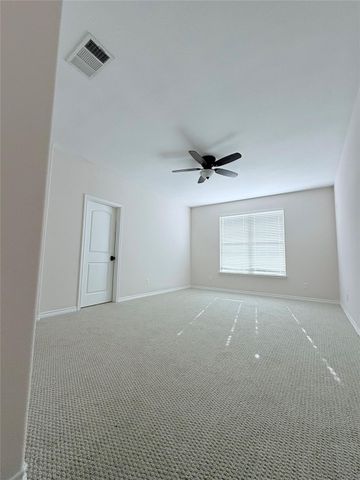 300 Western Sky TRL, Jarrell, TX 76537