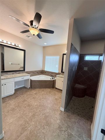 300 Western Sky TRL, Jarrell, TX 76537