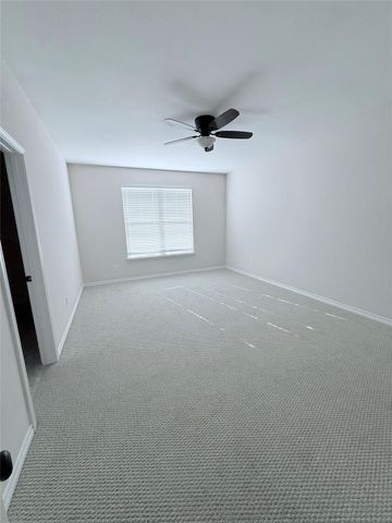 300 Western Sky TRL, Jarrell, TX 76537