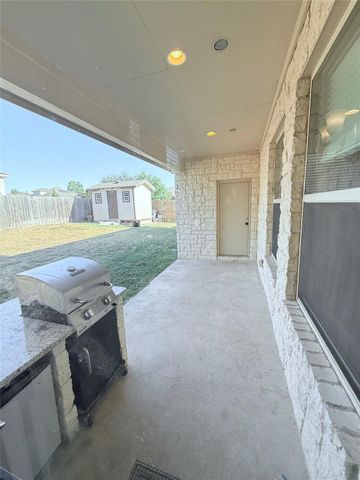 300 Western Sky TRL, Jarrell, TX 76537