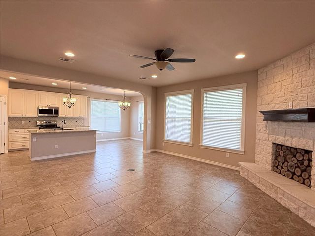 300 Western Sky TRL, Jarrell, TX 76537