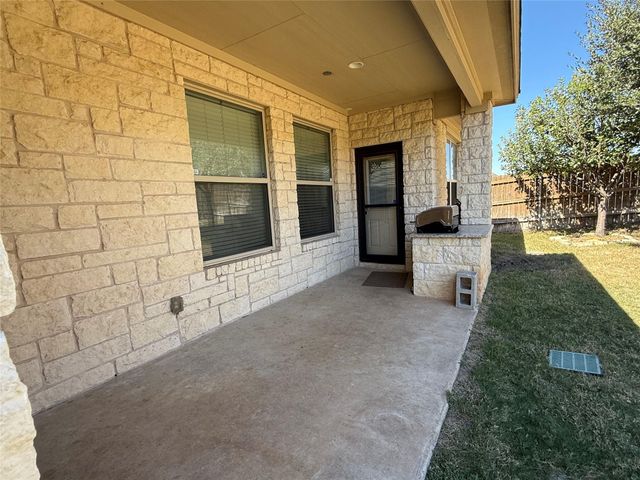300 Western Sky TRL, Jarrell, TX 76537