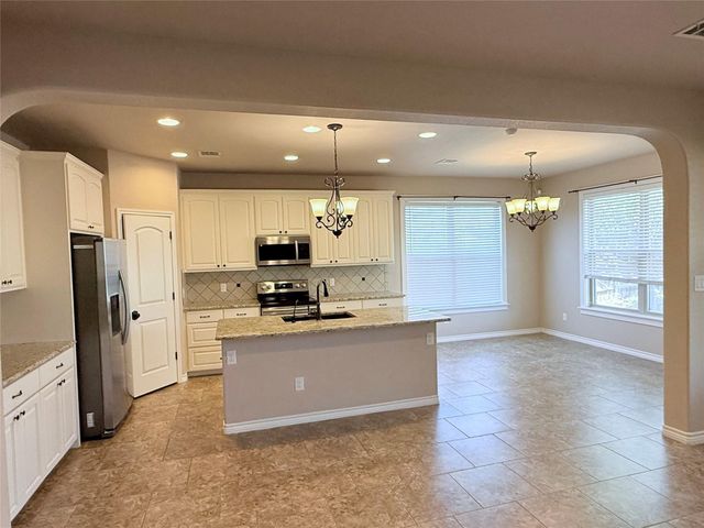 300 Western Sky TRL, Jarrell, TX 76537