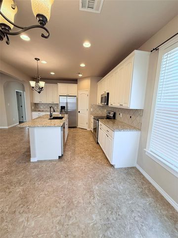 300 Western Sky TRL, Jarrell, TX 76537