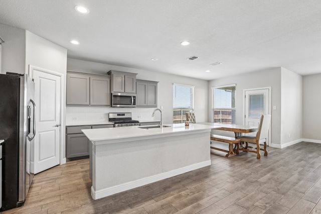1404 Fremont Trail, Cleburne, TX 76033