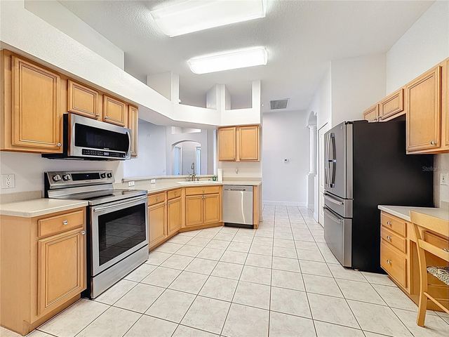 9830 WHITE BARN WAY, Riverview, FL 33569