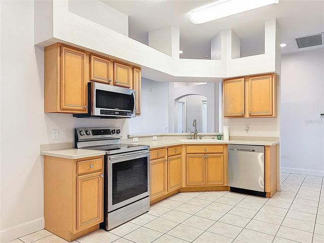 9830 WHITE BARN WAY, Riverview, FL 33569