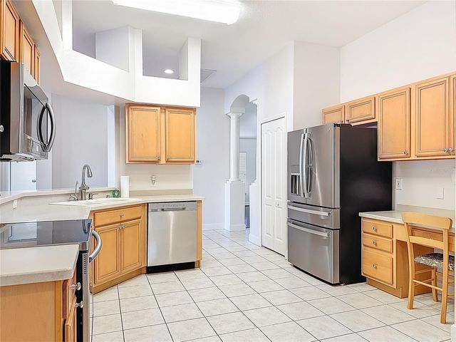 9830 WHITE BARN WAY, Riverview, FL 33569