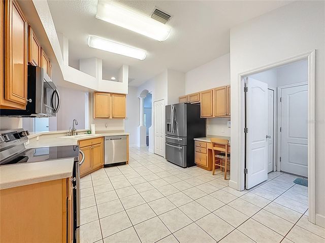 9830 WHITE BARN WAY, Riverview, FL 33569