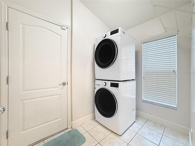 9830 WHITE BARN WAY, Riverview, FL 33569