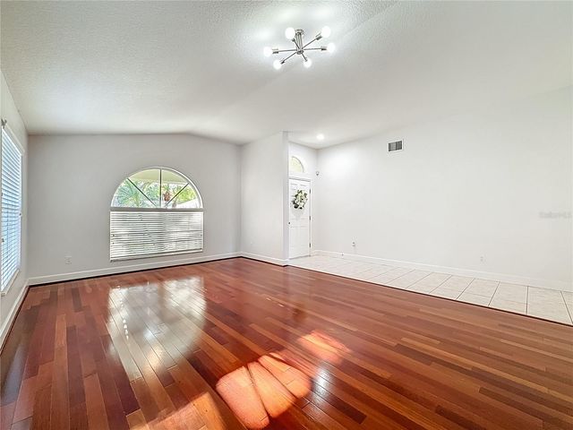 9830 WHITE BARN WAY, Riverview, FL 33569