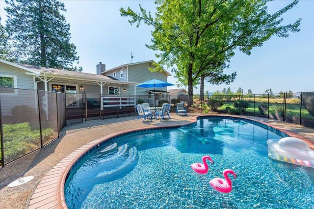16190 Newtonian Way, Grass Valley, CA 95945