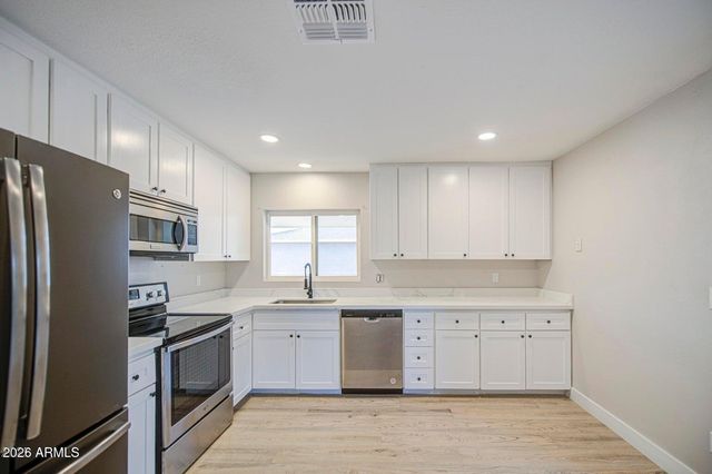 3238 W ALTADENA Avenue, Phoenix, AZ 85029