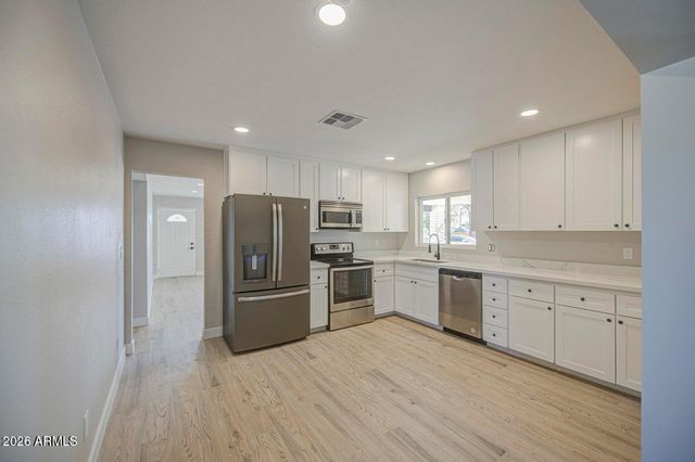 3238 W ALTADENA Avenue, Phoenix, AZ 85029