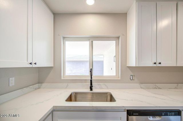 3238 W ALTADENA Avenue, Phoenix, AZ 85029