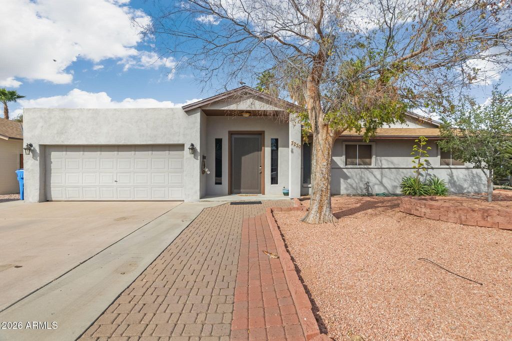 2220 E Blanche Drive, Phoenix, AZ 85022