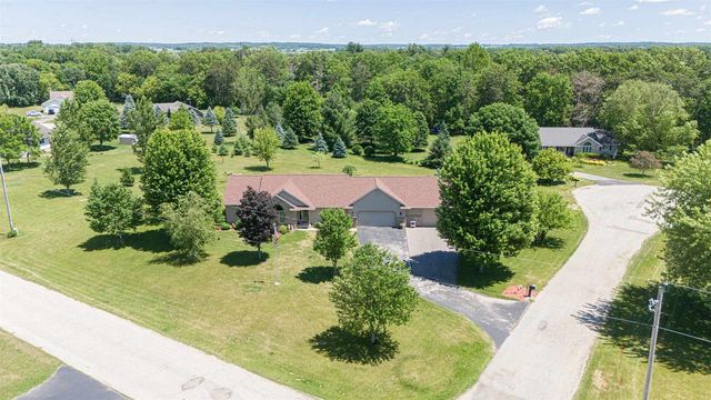W972 James Court, Brodhead, WI 53520