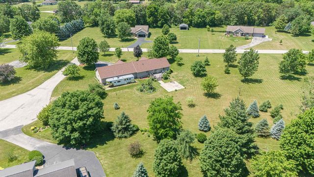 W972 James Court, Brodhead, WI 53520