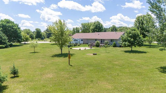 W972 James Court, Brodhead, WI 53520