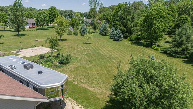 W972 James Court, Brodhead, WI 53520
