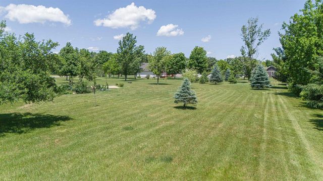 W972 James Court, Brodhead, WI 53520