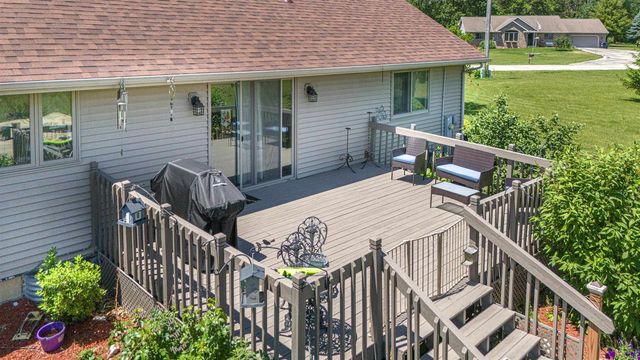 W972 James Court, Brodhead, WI 53520