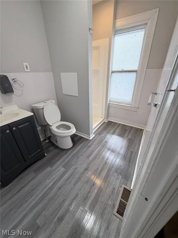 1011 E 72nd Place, Cleveland, OH 44103