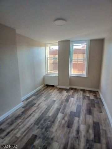 704 N Broad St 3D, Elizabeth City, NJ 07208