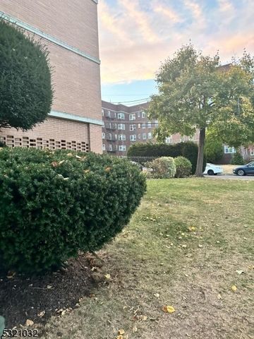 704 N Broad St 3D, Elizabeth City, NJ 07208
