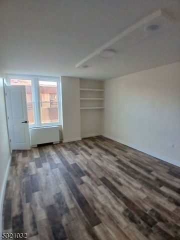 704 N Broad St 3D, Elizabeth City, NJ 07208