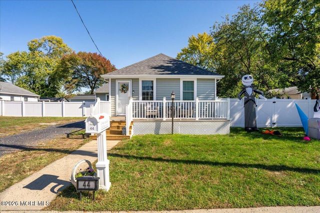 44 Dakota Avenue, Middletown, NJ 07748