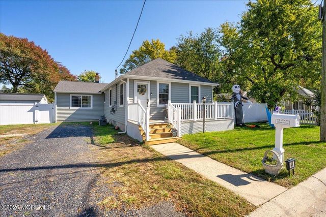 44 Dakota Avenue, Middletown, NJ 07748