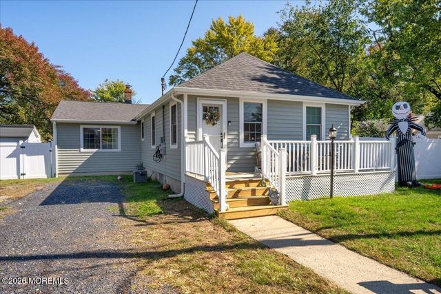 44 Dakota Avenue, Middletown, NJ 07748