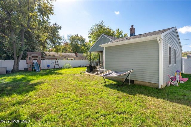 44 Dakota Avenue, Middletown, NJ 07748