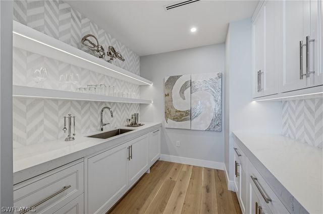 13945 Old Coast RD PH05, Naples, FL 34110