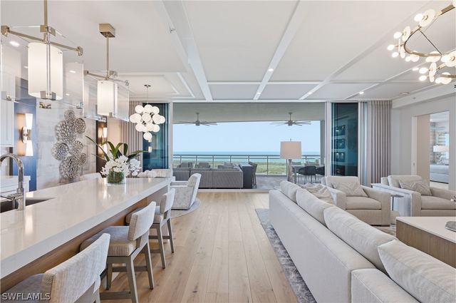 13945 Old Coast RD PH05, Naples, FL 34110