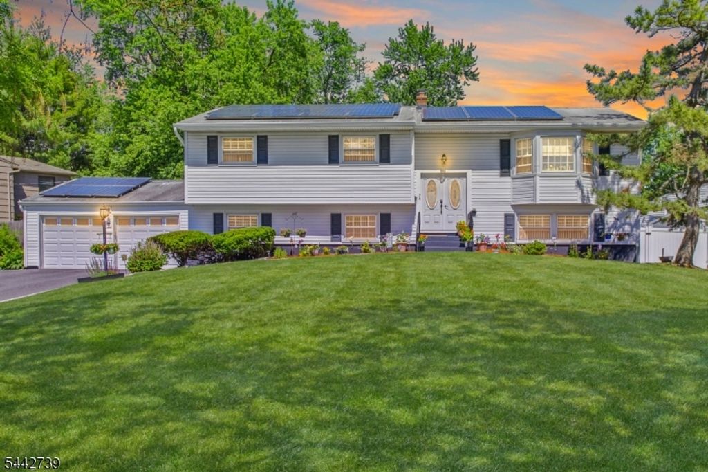 7 Vauxhall Rd, East Brunswick Twp., NJ 08816 — exterior